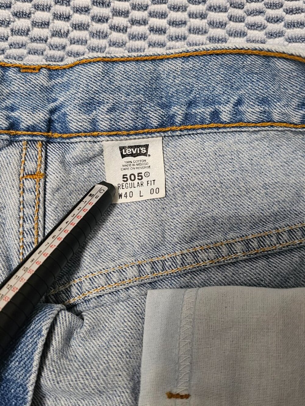 Levi's 505 Regular Fit Denim Jean Light Wash Vintage Style Shorts Men's Size 40 - Picture 4 of 5